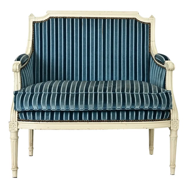 French 19th Century Louis XVI Style Blue Velvet Marquise Bergere For Sale