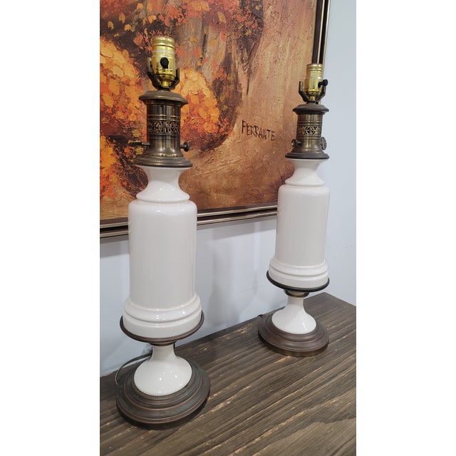 Paul Hanson 1980s Creamy White and Brass Table Lamps by Paul Hanson - a Pair For Sale - Image 4 of 7