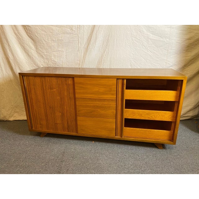 1950s Vladimir Kagan for Kagan/ Dreyfuss Credenza or Bedroom Cabinet For Sale - Image 12 of 12