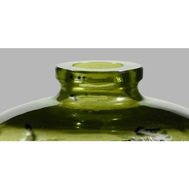 Lalique Acanthes vase. Molded glass. Engraved signature. Perfect, without damages . This vase was created in 1921 and no...