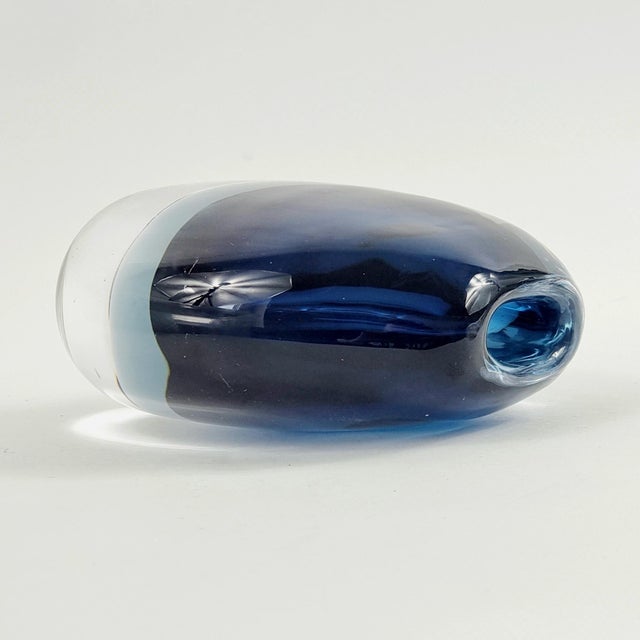 Mid-Century Scandinavian Sommerso Art Glass Vase by Vicke Lindstrand for Kosta, Sweden, 1960s For Sale - Image 6 of 9