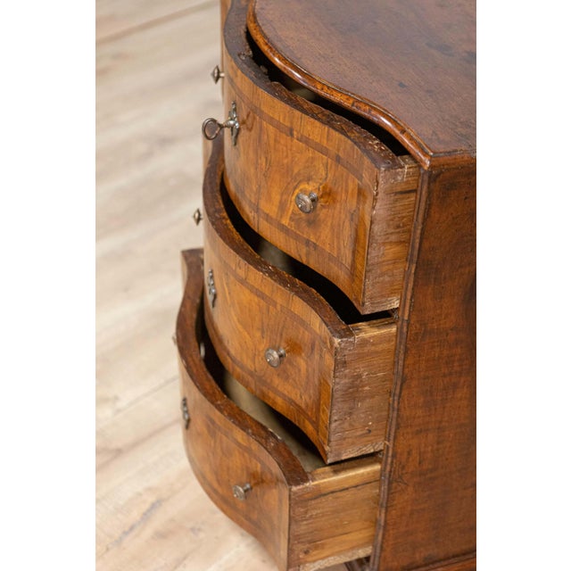 Wood Italian 18th Century Walnut and Mahogany Three-Drawer, Serpentine Front Chest For Sale - Image 7 of 11