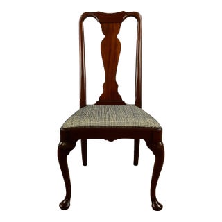 1980s Vintage Hollywood Regency Mahogany Queen Anne Side Chair For Sale