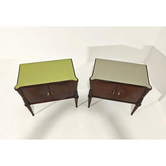 Italian Bedside Tables in Wood, Glass, and Brass in the style of Vittorio Dassi, 1950s, Set of 2 For Sale - Image 4 of 18