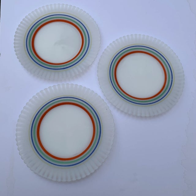 1930s MacBeth-Evans Rainbow Petalware Plates - Set of 3 For Sale - Image 5 of 5