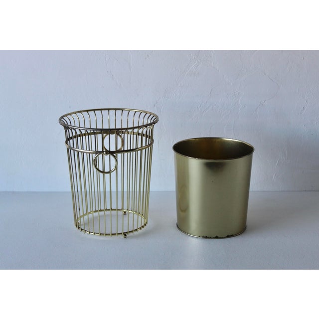 Gold 1960s Gold Wire Hoop Handled Wastebasket Vintage Hollywood Regency Wastebasket For Sale - Image 8 of 14