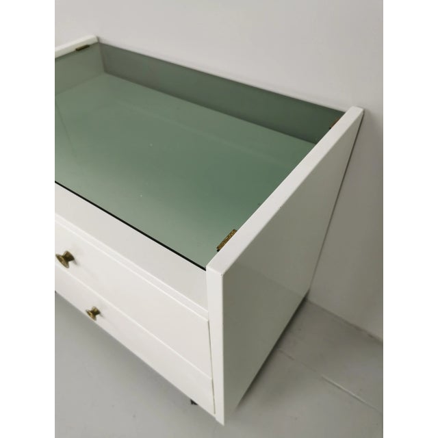 White Lacquered Nightstands by Carlo de Carli for Luigi Sormani, 1960s, Set of 2 For Sale - Image 9 of 11