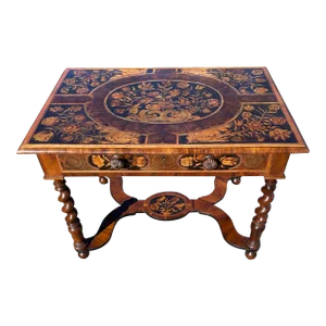 Early 18th Century William and Mary Oyster Walnut One Drawer Table