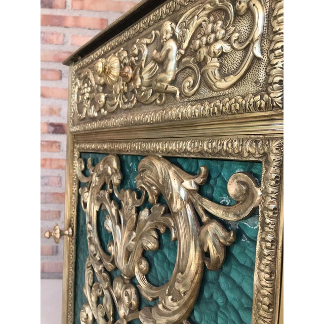 Antique Louis XVI Bronze Vitrine Nightstands with Green Glass Doors and Drawer, Set of 2 For Sale - Image 11 of 18