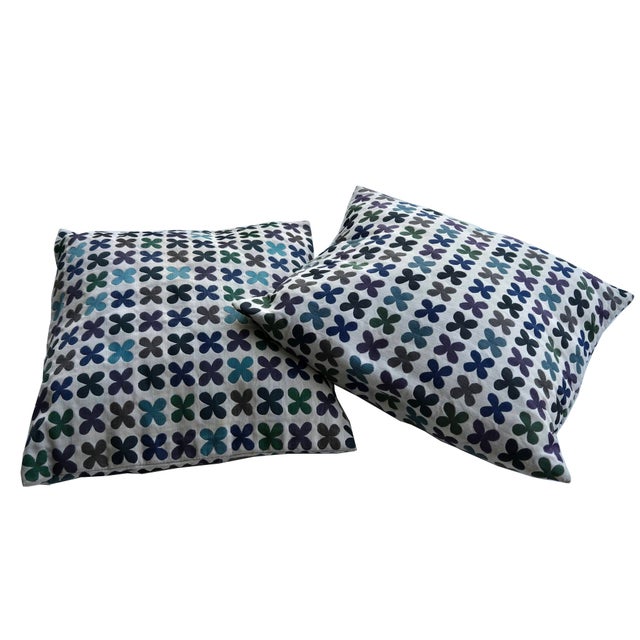 1980s Vintage Quatrefoil by Alexander Girard Pillow Covers, a Pair For Sale - Image 5 of 9