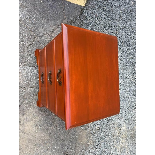 Traditional Pair of Vintage Georgian Style Cherry Wood 3 Drawer Nightstands or Bedside Tables For Sale - Image 3 of 14