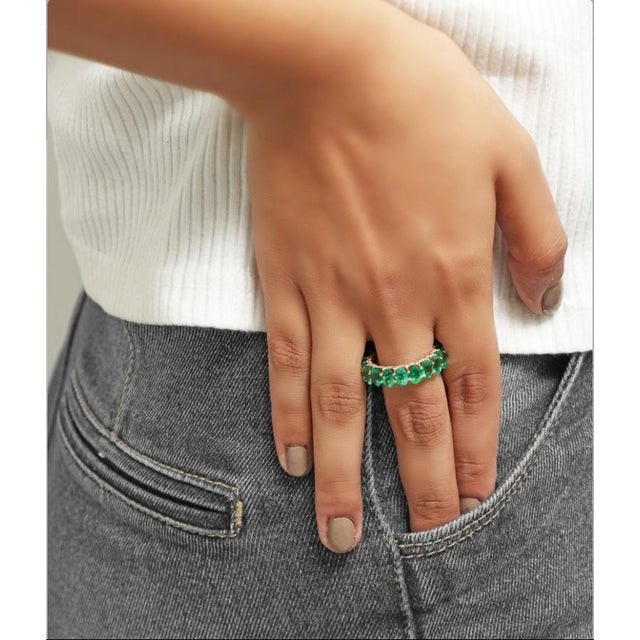 Emerald Natural 5.78 cts Zambain emerald & 0.58 cts diamond ring in 14k gold For Sale - Image 8 of 18