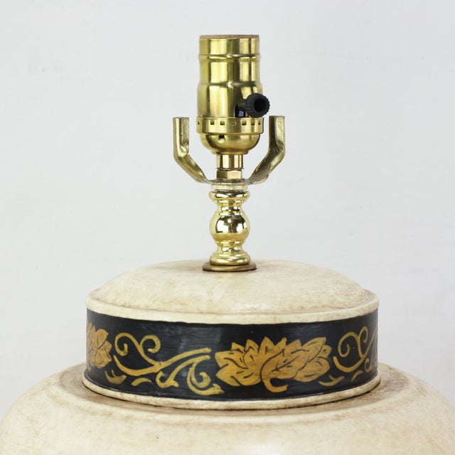 2000 - 2009 A Pair English Export Hexagonal Tea Caddy Hand-Painted Chinoiserie Landscape Table Lamp For Sale - Image 5 of 11