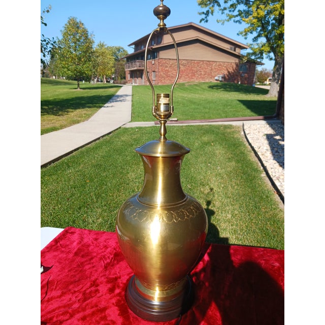 Vintage Brass Classic MCM Ginger Jar Table Lamp Etched Detail Signed For Sale In Milwaukee - Image 6 of 6