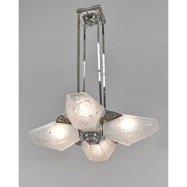David Gueron Degue Degue & Hubens French Art Deco Chandelier 1930s - Nickeled Bronze & Frosted Slip Shades For Sale - Image 4 of 18