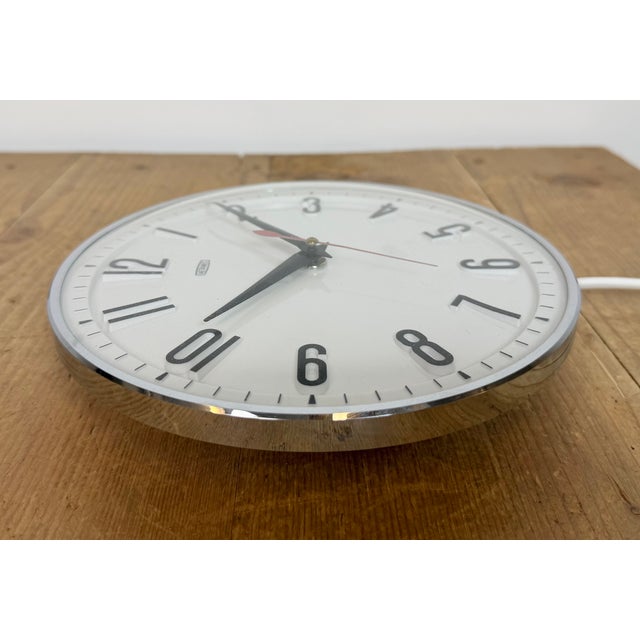 Vintage White Electric Wall Clock from Metamec, 1970s For Sale - Image 12 of 17