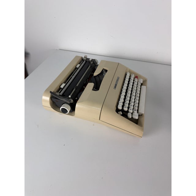 35 Portable Typewriter from Olivetti Lettera, 1972 For Sale - Image 6 of 10