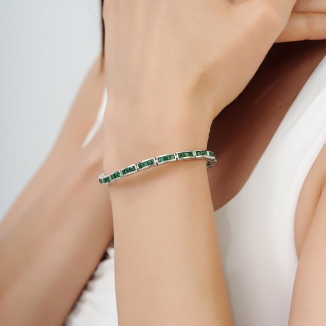 Art Deco 5.74 Ct Natural Emerald Channel-Set Tennis Bracelet - New Year Gift For Sale - Image 10 of 13