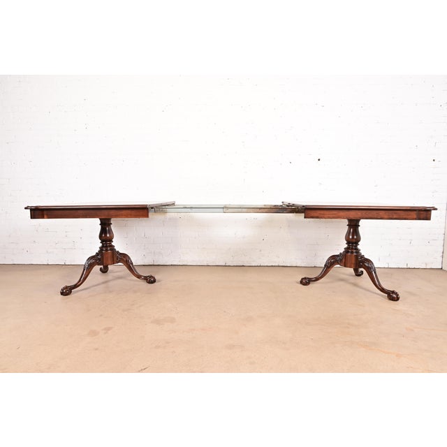 Thomasville Chippendale Banded Flame Mahogany Double Pedestal Extension Dining Table, Newly Refinished For Sale In South Bend - Image 6 of 13