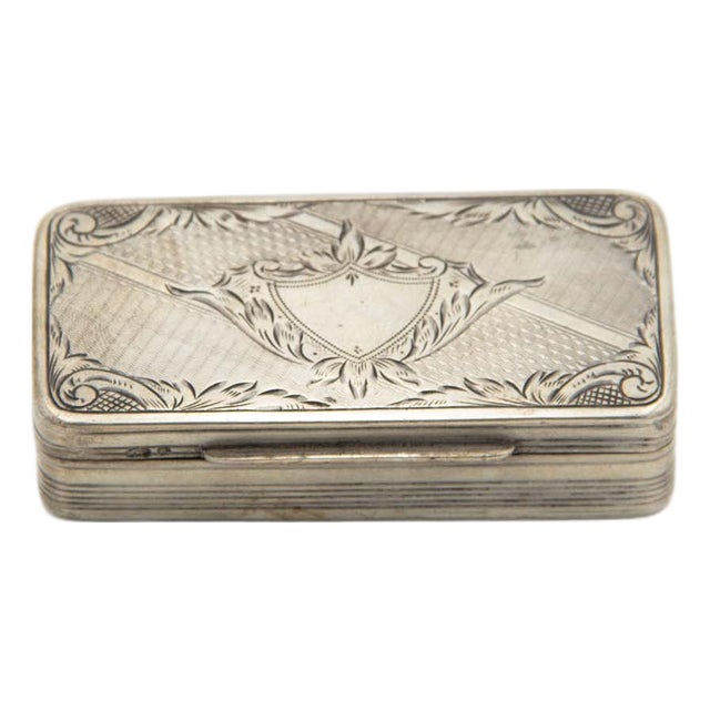 Rectangular Snuff Box in Fluted Silver For Sale