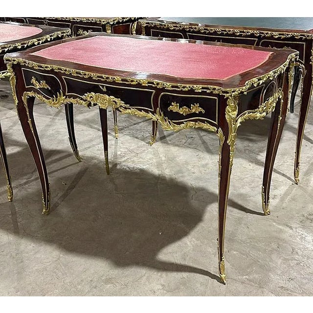 In love with the design. Fantastic desk with a rectangular frame. Beautiful copper desk table, it has a functional drawer,...