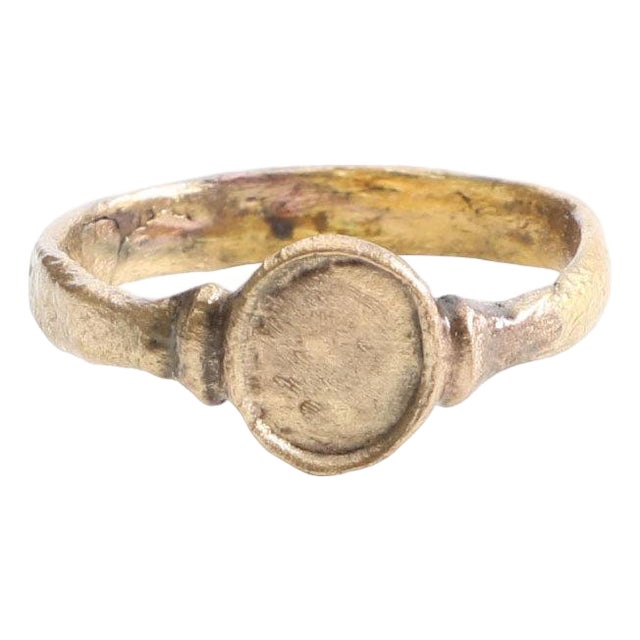 MEDIEVAL EUROPEAN COMMONER’S RING C.800-1200 AD, SIZE 9 3/4 For Sale