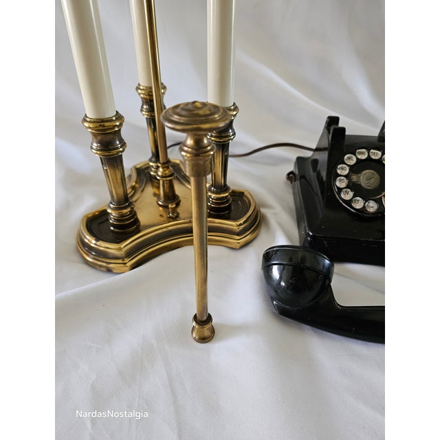 Mid-Century Modern Vintage 1970's Stiffel French Bouillotte Brass Candlestick 3-Light Lamp For Sale - Image 3 of 9