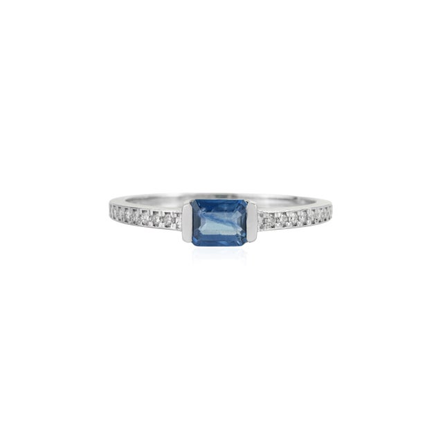 14k White Gold 0.56ct Emerald Cut Blue Sapphire & Diamond Ring Size 4 For Sale - Image 4 of 16