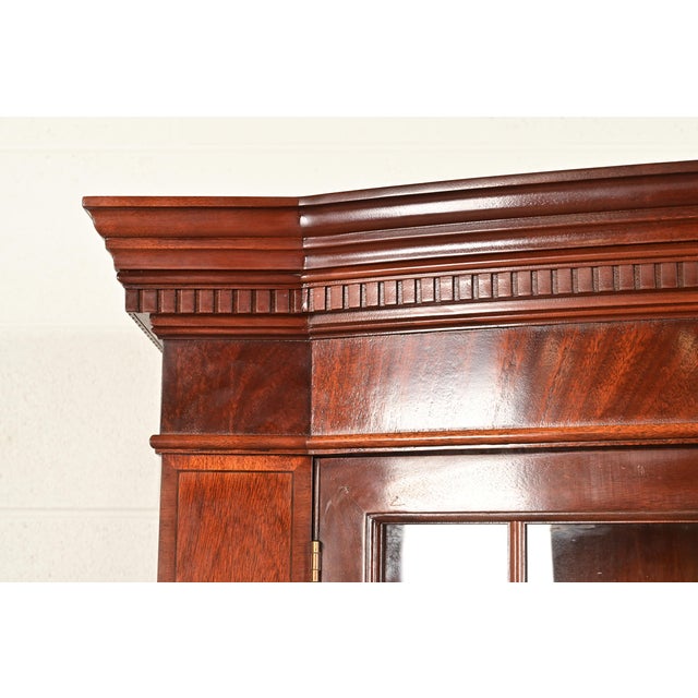 Baker Furniture Georgian Flame Mahogany Lighted Breakfront Bookcase Cabinet For Sale - Image 9 of 14