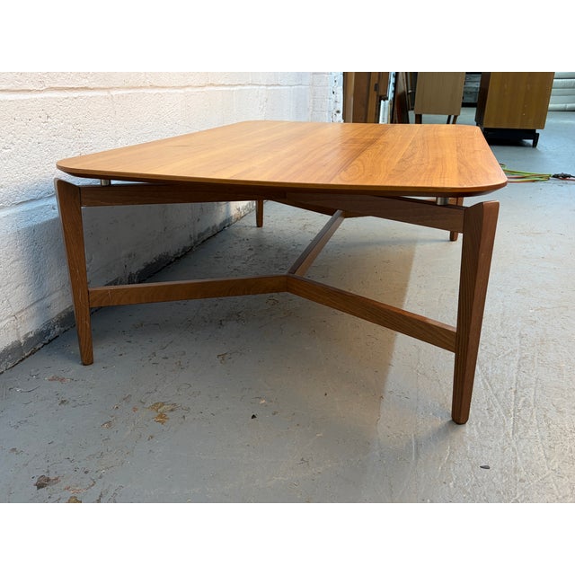 Sculptural Modern Coffee Table by Calligaris of Italy For Sale In New York - Image 6 of 13