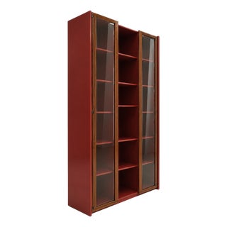 Mid-Century Modern Italian Red Lacquer and Glass Showcase by Afra & Tobia Scarpa, 1960s For Sale