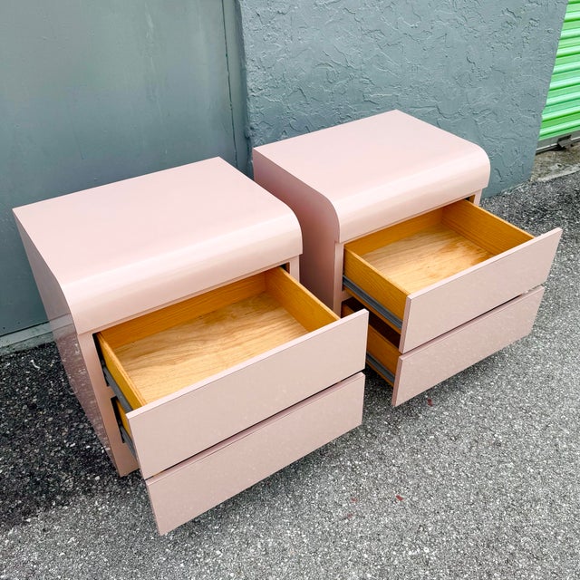 Postmodern Pink Golds Laminate Waterfall Nightstands - A Pair For Sale In West Palm - Image 6 of 9