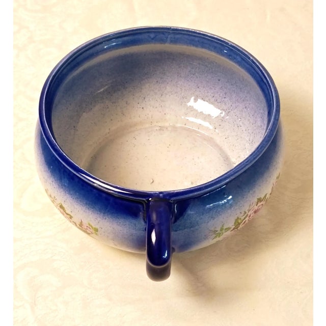Victorian Cobalt Blue and White Chamber Pot Antique Spatter Rim Pink Rose Floral Cachepot Planter Jardiniere For Sale - Image 4 of 7