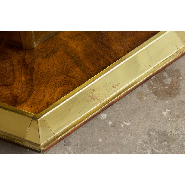 1970s 6 Person Henredon Brass & Burl Wood Hexagonal Pedestal Dining Table With Glass Top, Mid-Century For Sale - Image 5 of 7