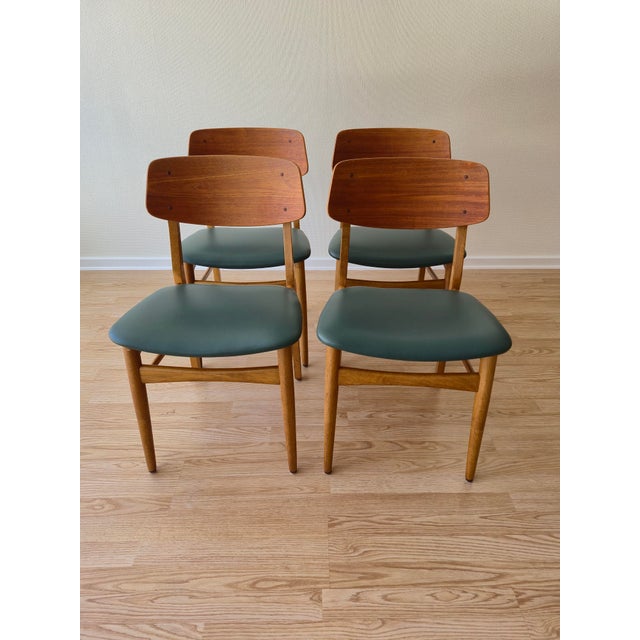 Mid-Century Modern Vintage Teak and Oak Chairs, 1960s, Set of 4 For Sale - Image 3 of 8