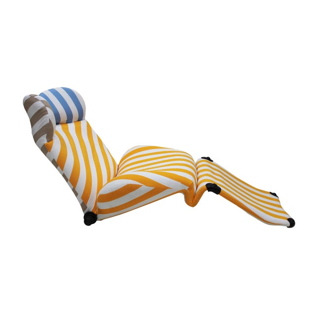 Chaise longue mod. Wink 111 designed by Toshiyuki Kita in the 80's and edited by Cassina. Structure made of steel and...