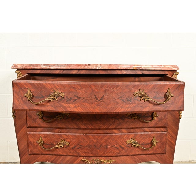 Brown Paul Sormani Style Antique French Provincial Louis XV Kingwood Inlaid Marquetry Marble Top Commode With Mounted Ormolu | Circa 1920s For Sale - Image 8 of 17