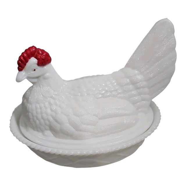 Vintage Mid-Century Modern Westmoreland White Milk Glass Hen on Nest Bowl For Sale