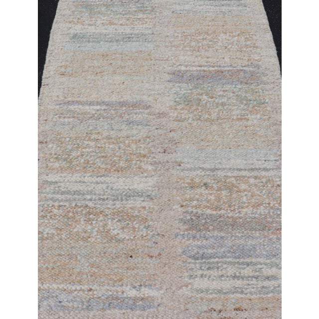 Mid-Century Modern Modern Scandinavian Flat-Weave Rug Design With Modern Design in Natural Colors For Sale - Image 3 of 9