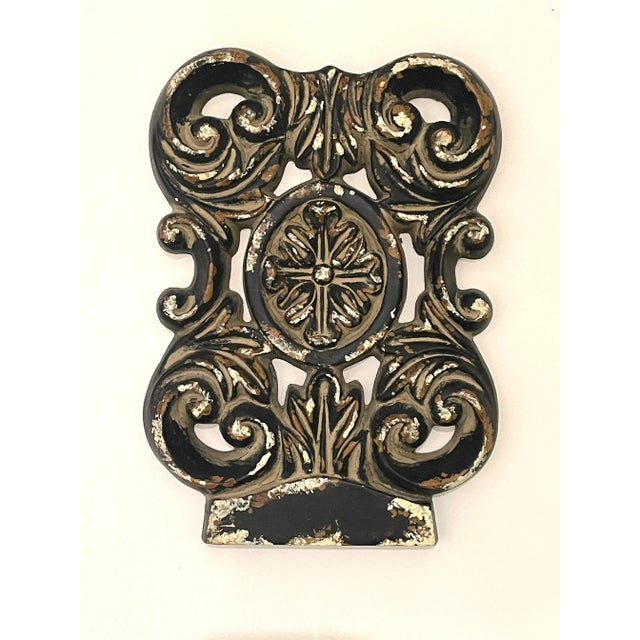 Distressed French Style Wall Art Emblem For Sale In Washington DC - Image 6 of 6