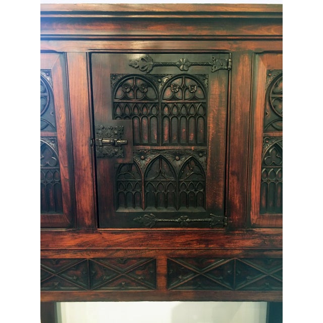 Early 20th Century 1920s w.c. Hathaway Elizabethan Gothic Style Cupboard For Sale - Image 5 of 12