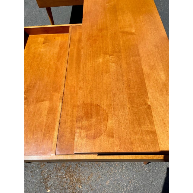 Pair of Mid-Century Modern Paul McCobb Planner Group Two-Tier Maple End Tables by Winchendon For Sale - Image 9 of 12