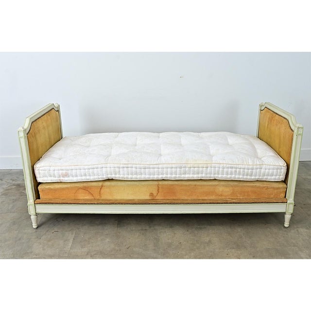 French 19th Century Louis XVI Style Painted and Upholstered Daybed For Sale - Image 14 of 15