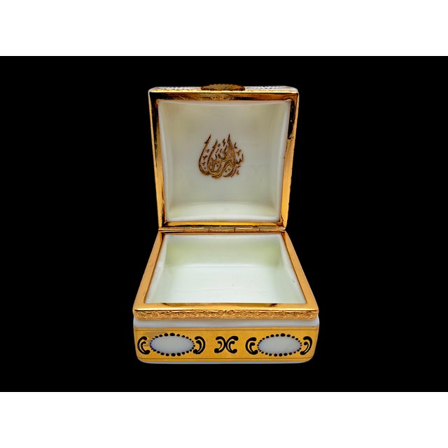 Hollywood Regency Murano Opaline Glass Jewelry Box from Andromeda Glassworks, 1970s For Sale - Image 3 of 9