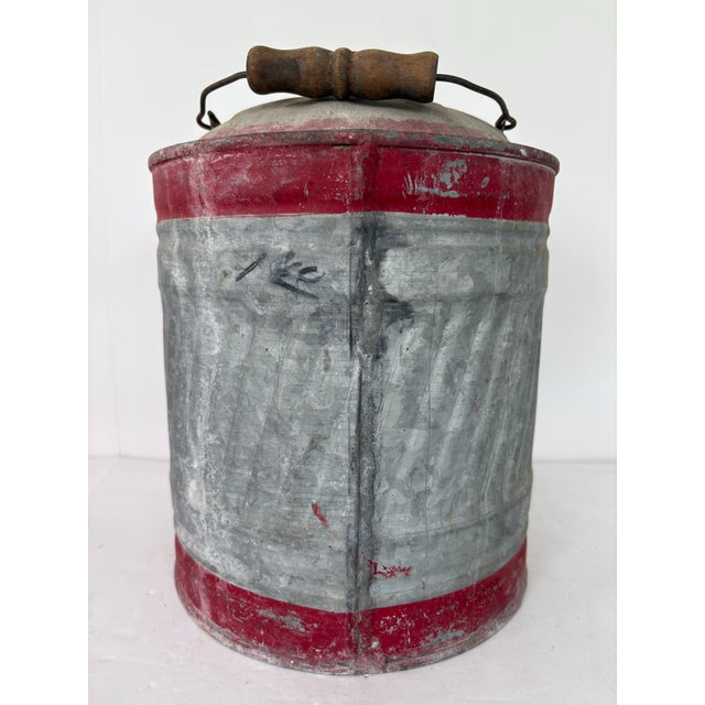1930s Vintage Galvanized Metal Oil Can With Red Bands & Wooden Handle, C. 1930s–1940s For Sale - Image 5 of 8