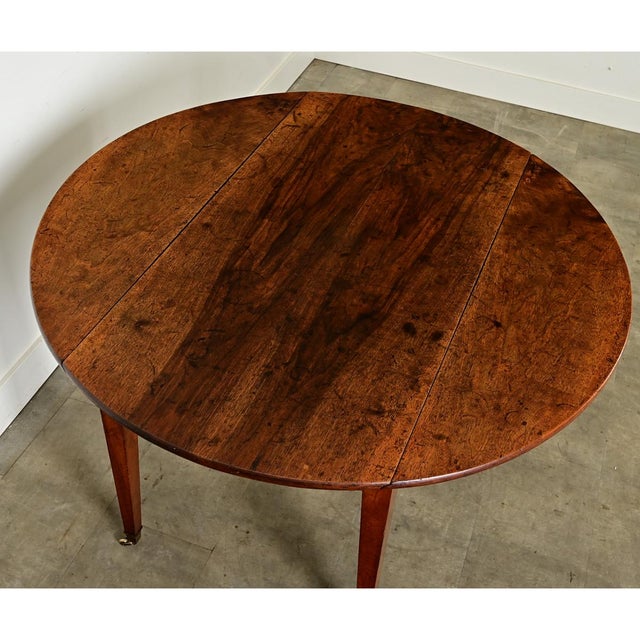 French 19th Century Round Walnut Drop Leaf Dining Table For Sale In Baton Rouge - Image 6 of 12