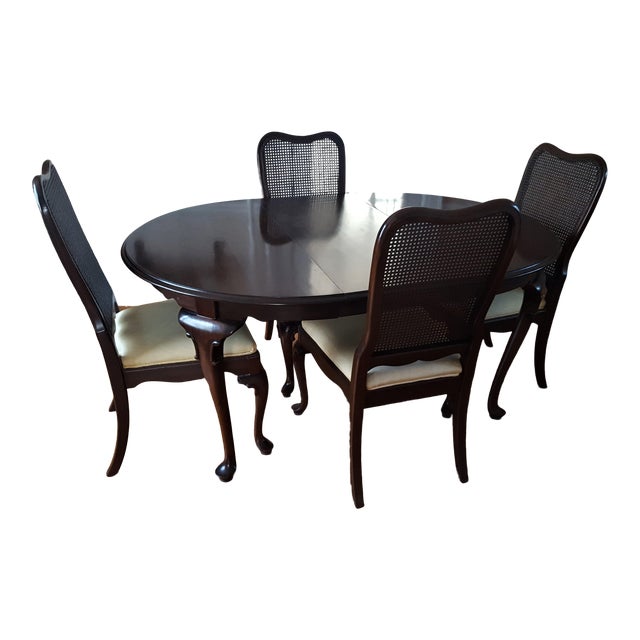 Ethan Allen Queen Anne Style Court Cherry Round Dining Table