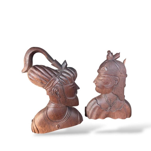 Brown Ottoman Empire Busts in Hand-Carved Wood, Set of 2 For Sale - Image 8 of 10