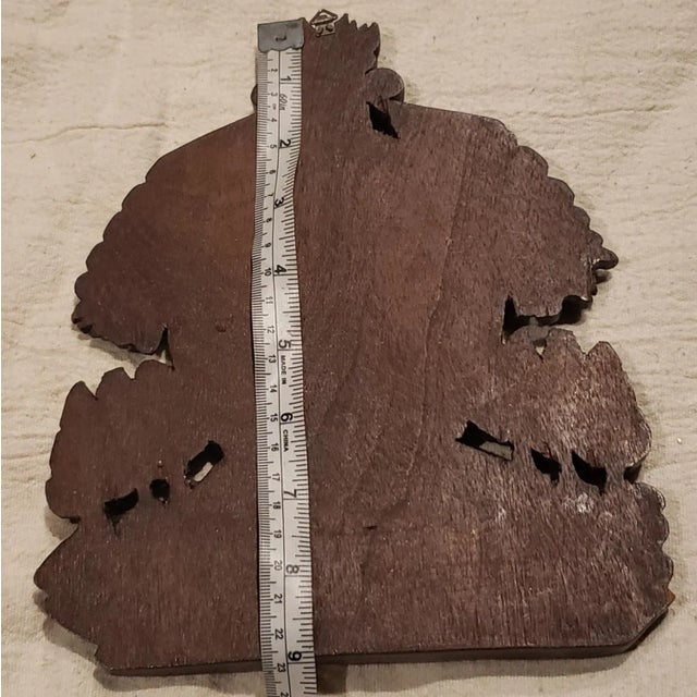 1950s Vintage Handcarved Coat of Arrms of Honduras Wall Object For Sale - Image 5 of 6