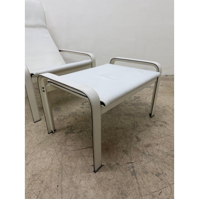 Toussaint and Angeloni White Leather Lounge Chair and Footrest for Matteo Grassi For Sale - Image 10 of 17